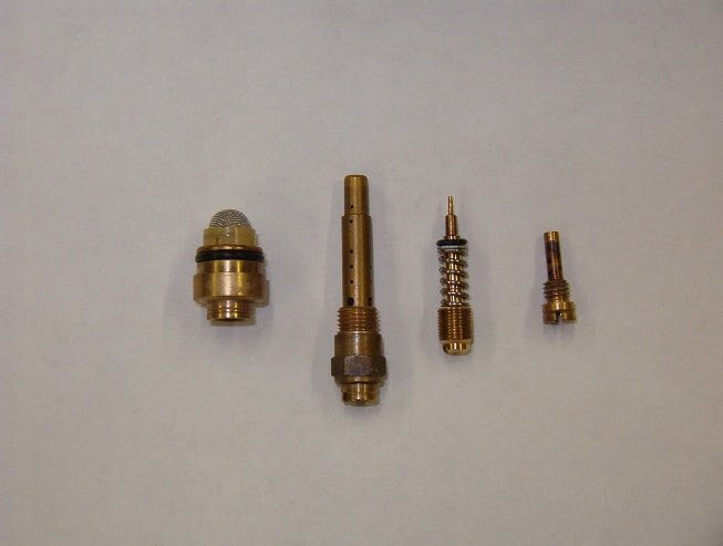 http://cacampur.blogspot.com/2014/12/fungsi-pilot-jet-dan-main-jet.html
