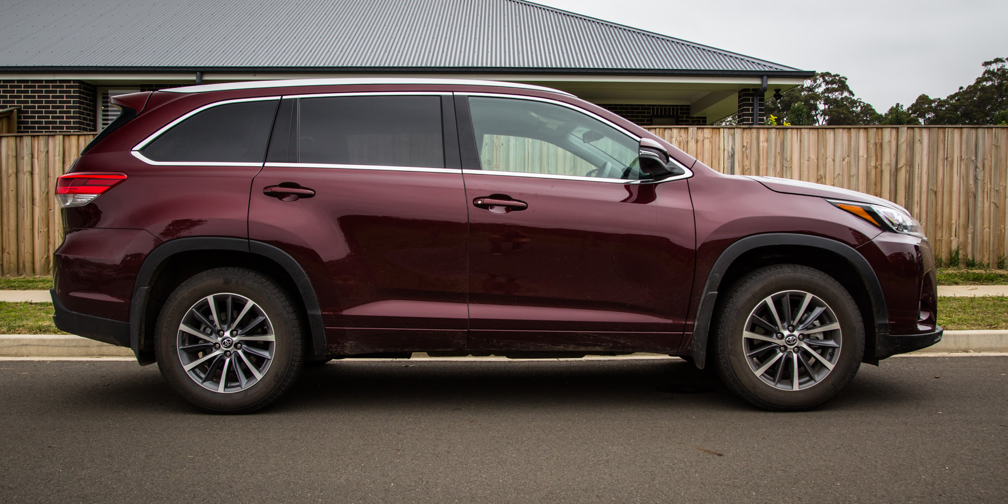 Toyota SUV comparison Fortuner v Kluger v Prado  Photos (1 of 12)