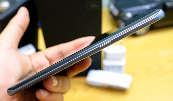 Mở hộp Samsung Galaxy S7 edge tại Việt Nam
