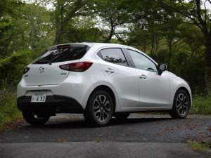 mazda_demio_02