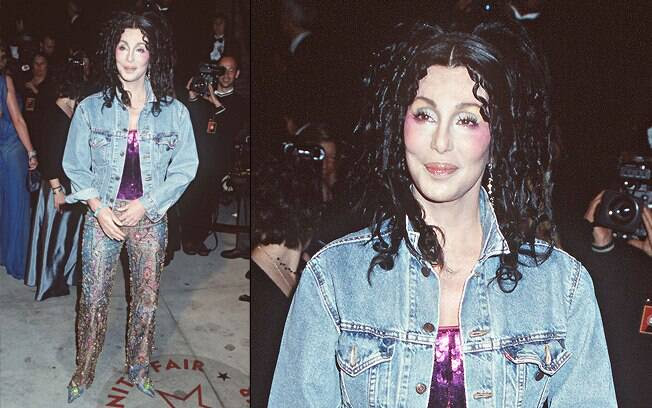 E outras com tão pouco! Teria sido outro protesto o modelo de Cher em 2000?