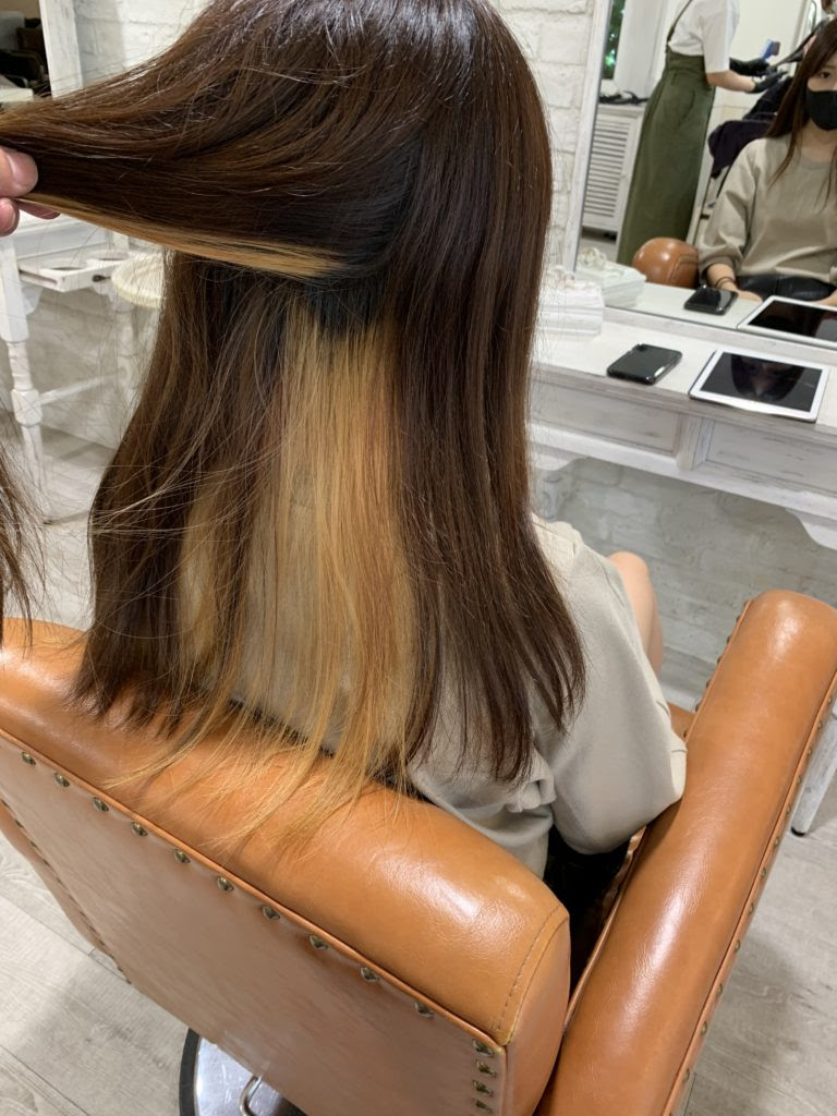 インナーカラーを入れる時 気をつけるべきポイント 亀有の外国人風ヘアカラーが得意な美容院 La Chouchou ラ シュシュ