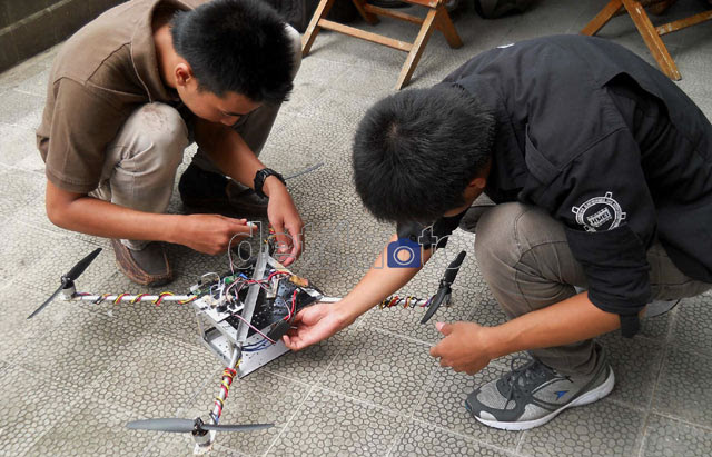 Robot UGM Raih Penghargaan Internasional