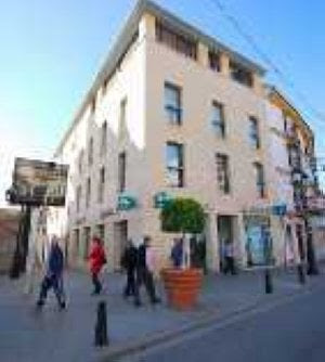 La empresa de la Vivienda lleva año y medio en un edificio sin pagar alquiler
