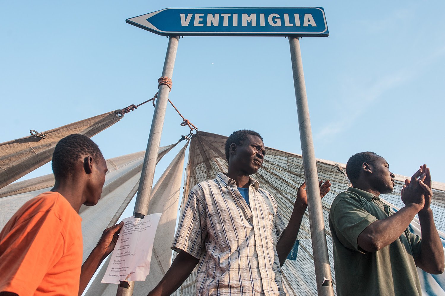 We are strong if you are here. Un mese di presidio a Ventimiglia