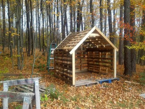 pallet shed  pallets ideas scoopit