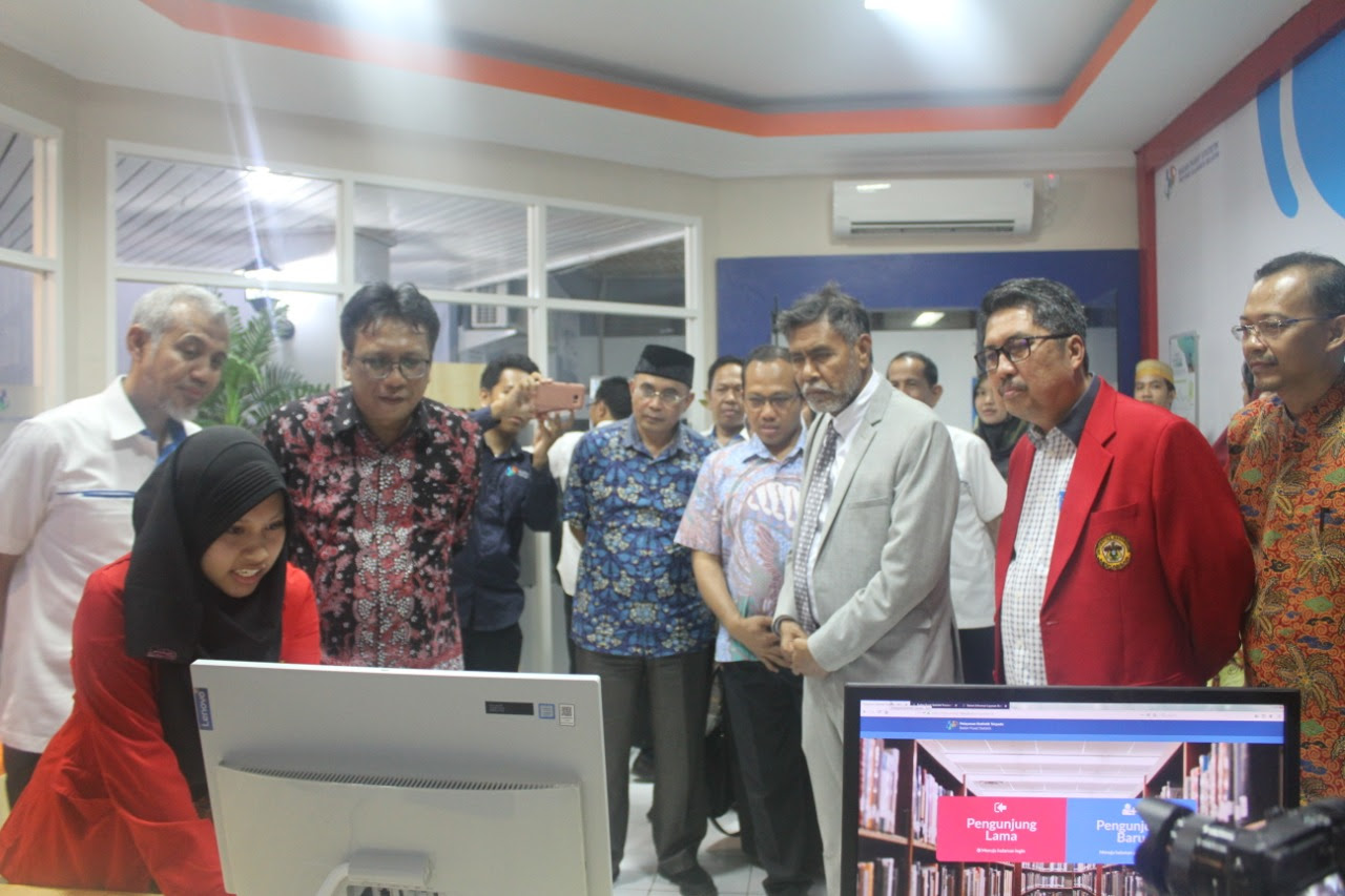 Pojok Statistik Hadir di Unhas: Melihat Dunia dari Ruang Kecil