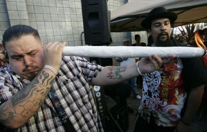 2010 SF Medical Cannabis Competition (50 pics)