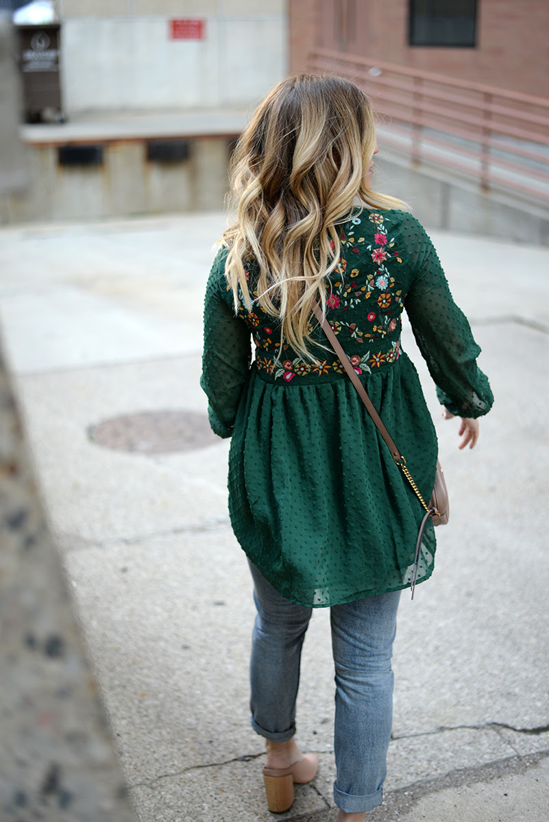 Winter Boho Style Blonde Bedhead