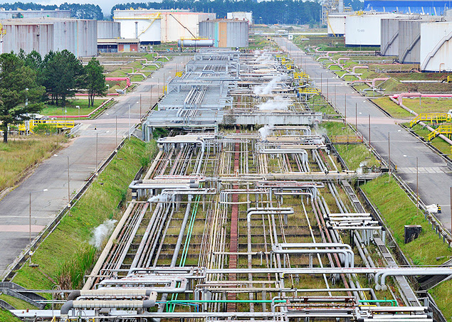 Imagens da Refinaria Presidente Getúlio Vargas da Petrobras na cidade de Araucária (PR)