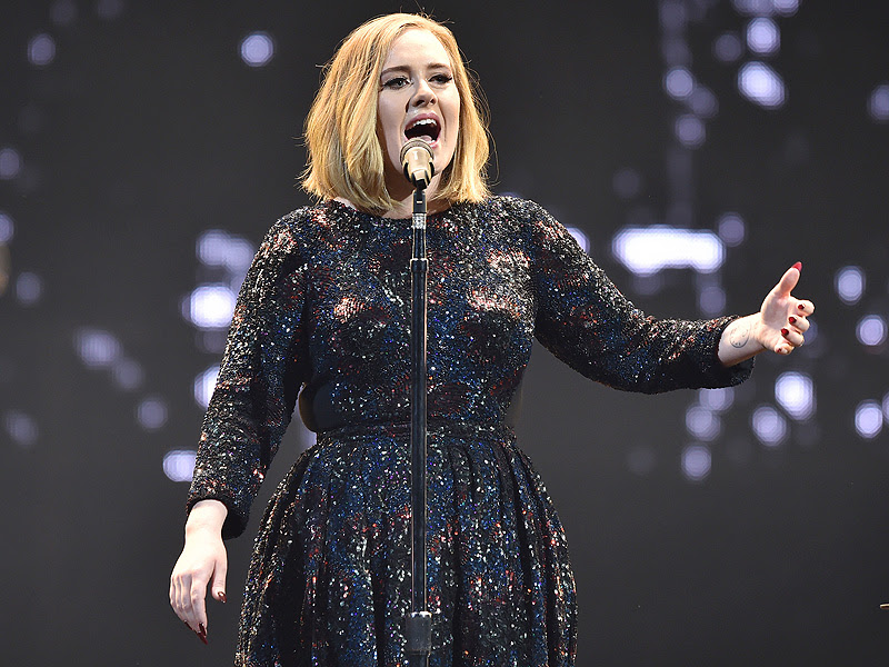 Adele Helps Couple Get Engaged During Copenhagen Concert