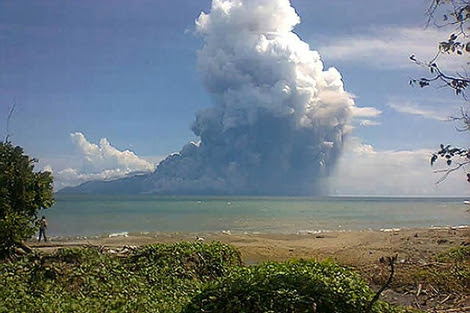El Rokatenda, en erupción. | Afp