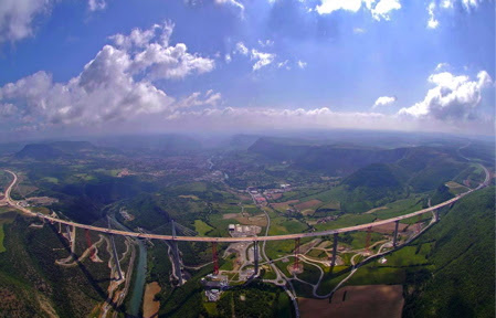 http://static.dezeen.com/uploads/2007/03/418-419-millau.jpg