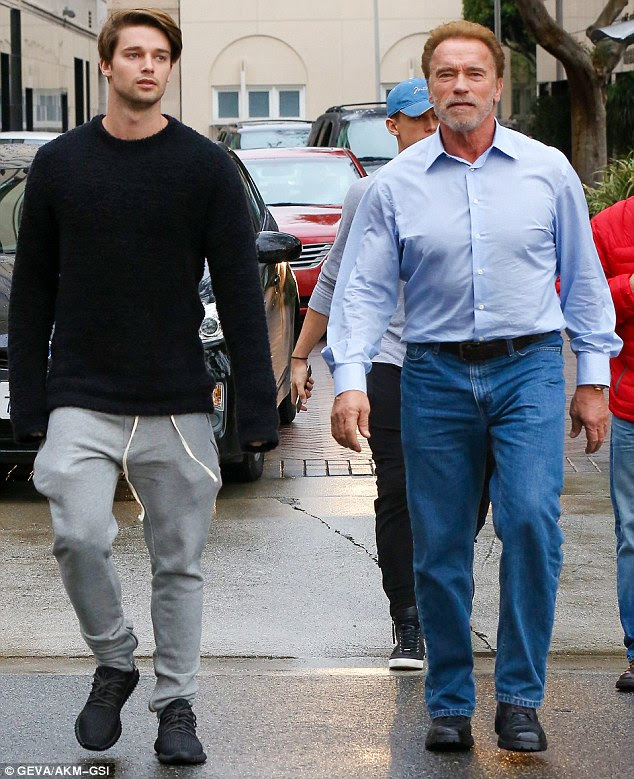 Arnold Schwarzenegger's Son Looks like him same muscular ...