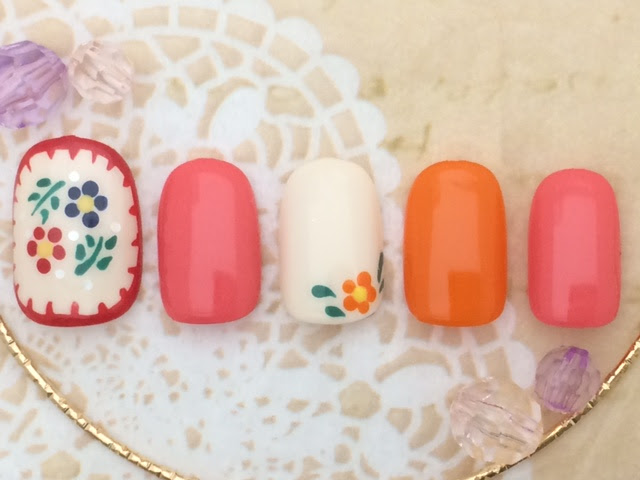 刺繍風 手描き花 暖色カラー ネイルサロンcherie