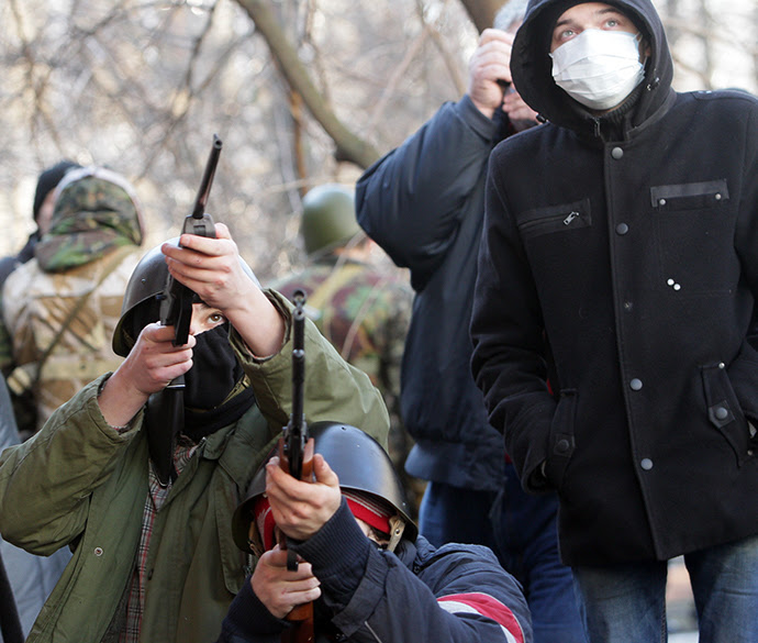 Anti-government rioters clash with the police in Kiev on February 18, 2014. (AFP Photo / Anatolii Boiko)