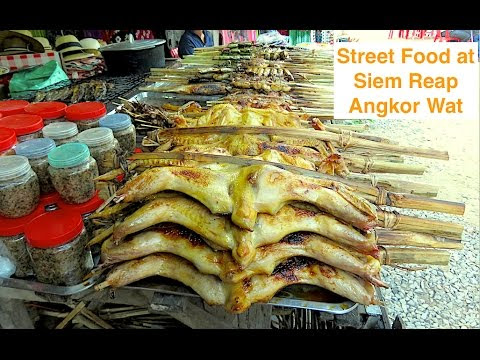 Street Food in Siem Reap - Dinner in front of Angkor Wat Temple