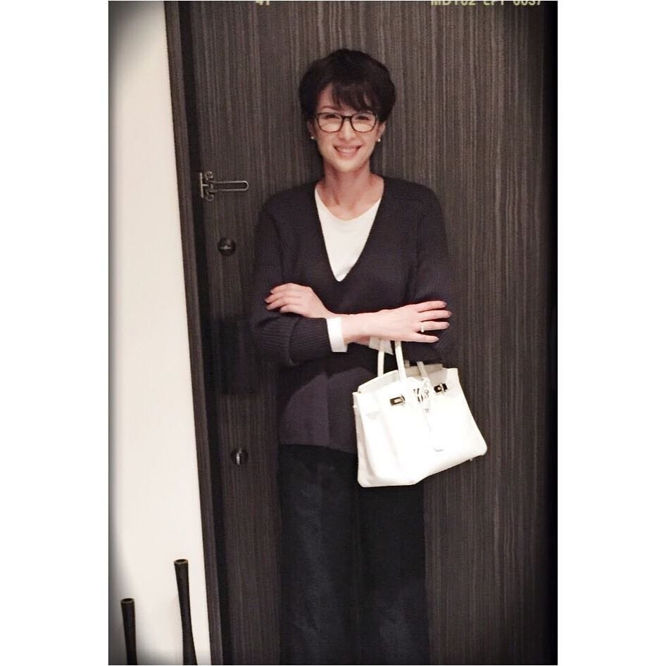 吉瀬美智子の私服ファッション画像メガネや衣装のブランドはどこ Bravo Note