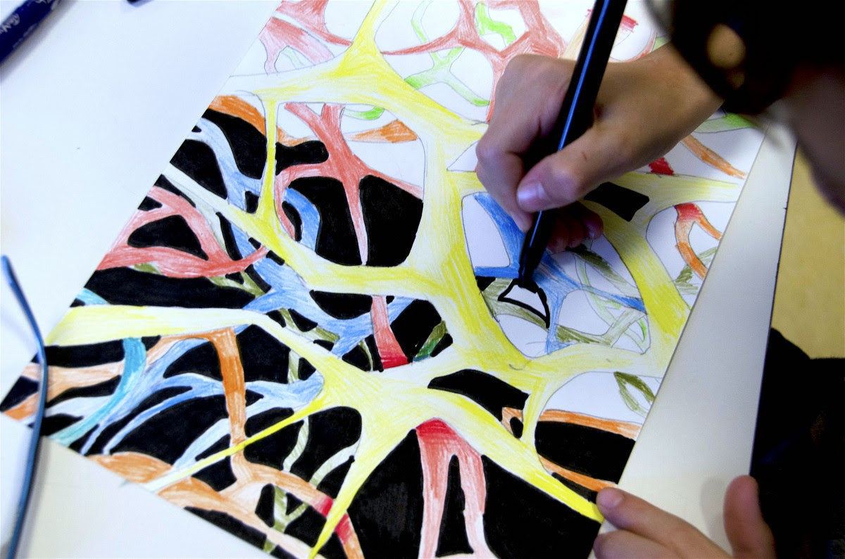 Per facilitare il disegno si procede con un colore diverso per ogni strato Una volta disegnati tre o quattro strati di profondit  si colora il fondo di