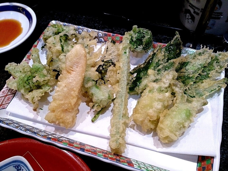 春野菜の天ぷらと云うか春の山菜の天ぷらで呑む 回転寿し 日向丸 浅草本店 浅草1丁目 モモログ4