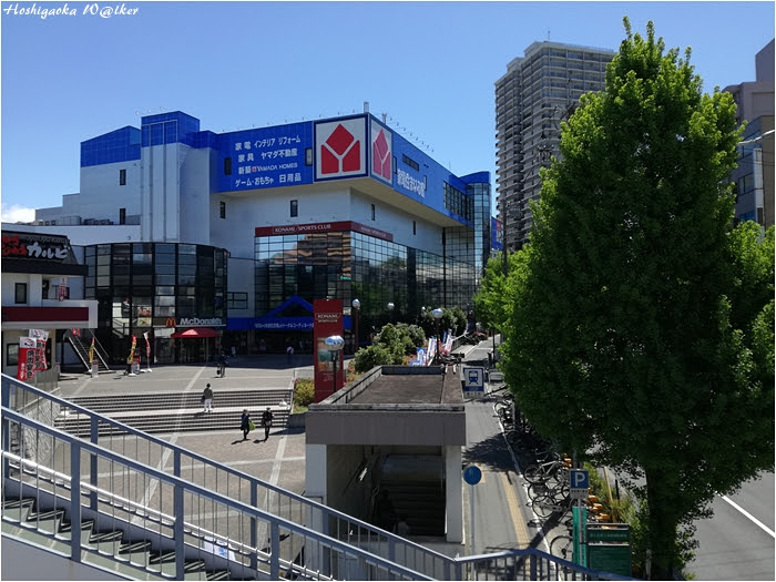 ゴールデンウィークにシルバーに輝くヤマダ電機 Hoshigaoka W Lker