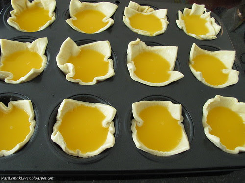 Egg tart with frozen puff pastry