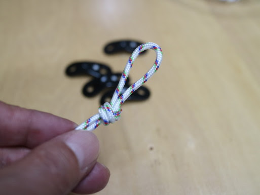 どこまで行くのか 我がキャンプ スノーピークのポリプロロープとブラック自在を用意して