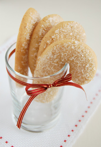 Cinnamon candy canes / Bengalinhas de canela