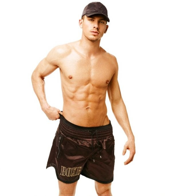 Top 100 Most Beautiful Men (100 pics)
