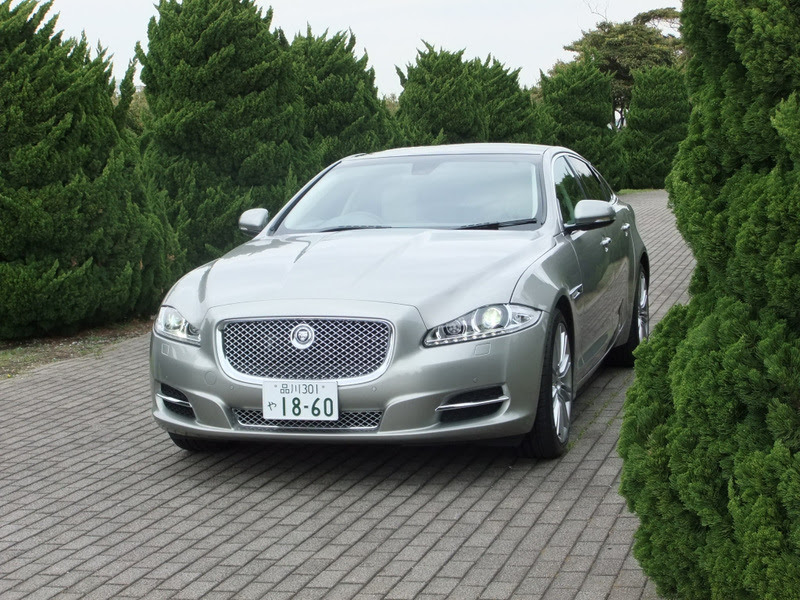 ジャガーのかっこいい新型車 小川フミオが見て回る