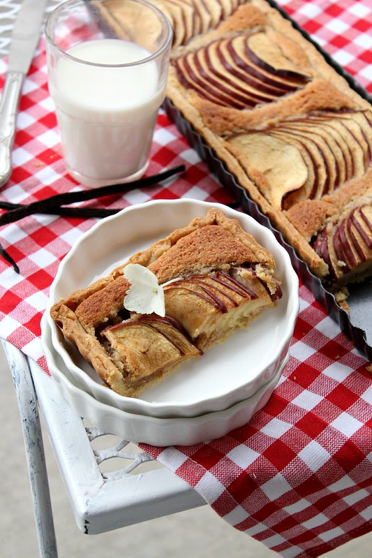 Vanilla - Apple Frangipane Tart 3