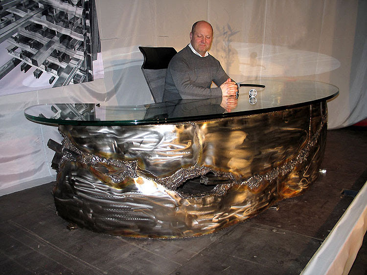 Magnificent Metal Art Furniture 750 x 563 · 115 kB · jpeg