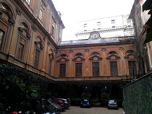 palais quatre fontaines.jpg