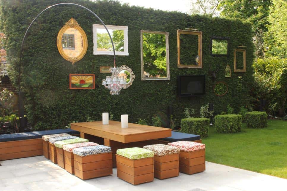 We know that it feels wonderful having a beautiful patio or backyard garden where you lot tin  DIY Outdoor Privacy Screen Ideas