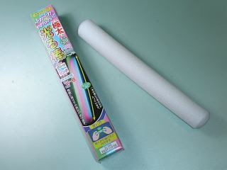 １００円ショップ活用研究室 光る棒 光るステック でムーディなひと時を