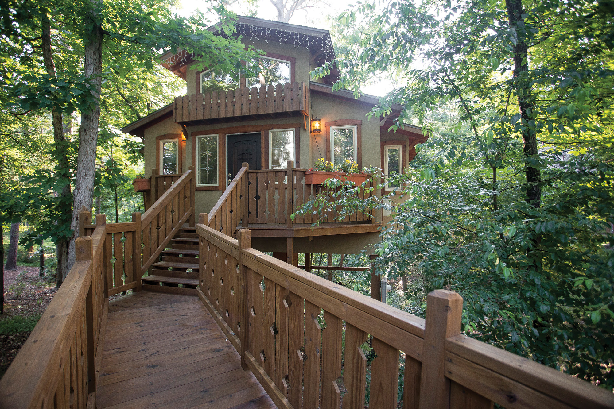 Excursion: Explore Eclectic Eureka Springs - AY Magazine