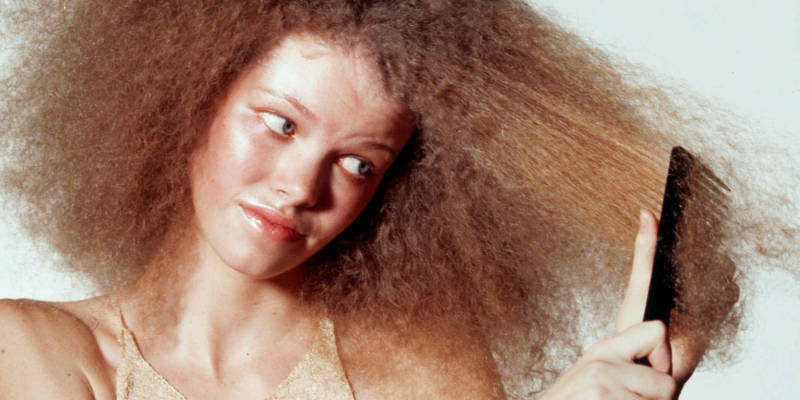 Astuce beauté : coiffure rapide avant d'aller à l'école 