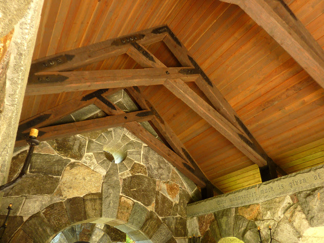 P1120939-2012-10-17-Barbara-Johnson-Prickett-Chapel-Westminster-School-Atlanta-Scissor-Beams