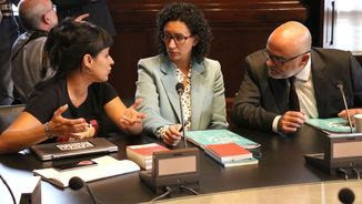 Anna Gabriel amb Marta Rovira i Lluís Corominas en una reunió de la Junta de Portaveus (ACN)