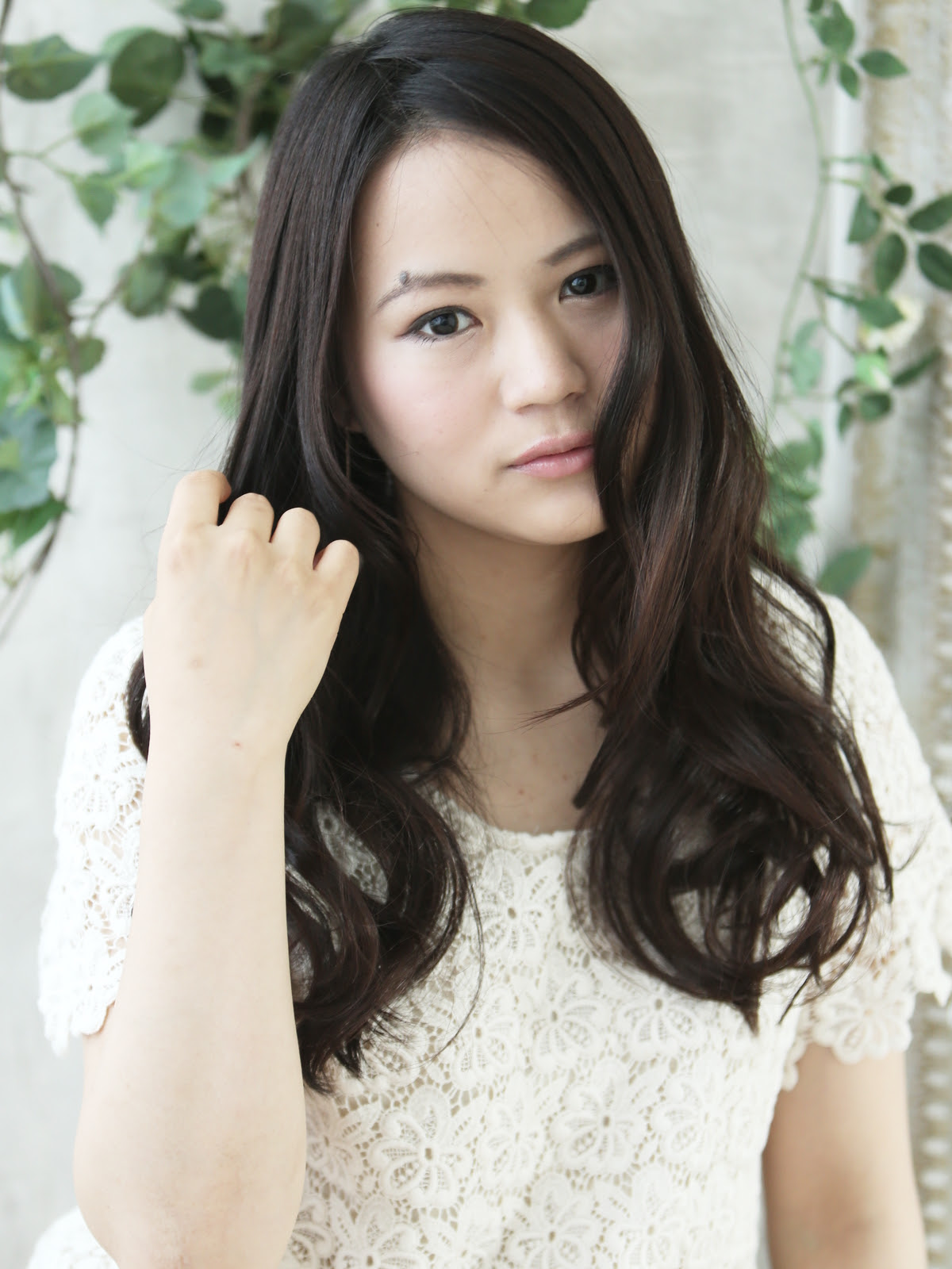 髪をかきあげるときの仕草まで計算されたセクシーミックス巻き 巣鴨の美容室 美容院 コミュニティサロンと和