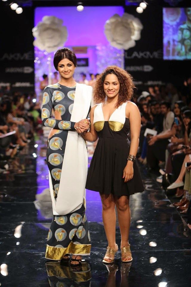 Shilpa Shetty dazzle at exotic opening night at Lakmé Fashion Week winter/festive 2014