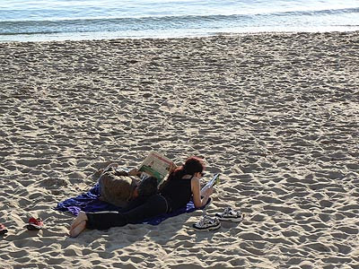 sun bathing en février.jpg