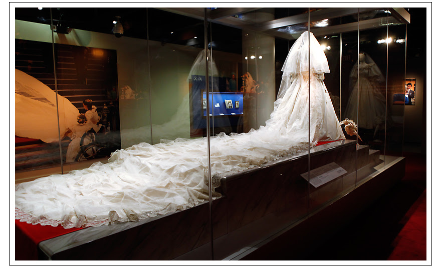 princess diana wedding dress pictures. Diana#39;s Wedding Gown Train