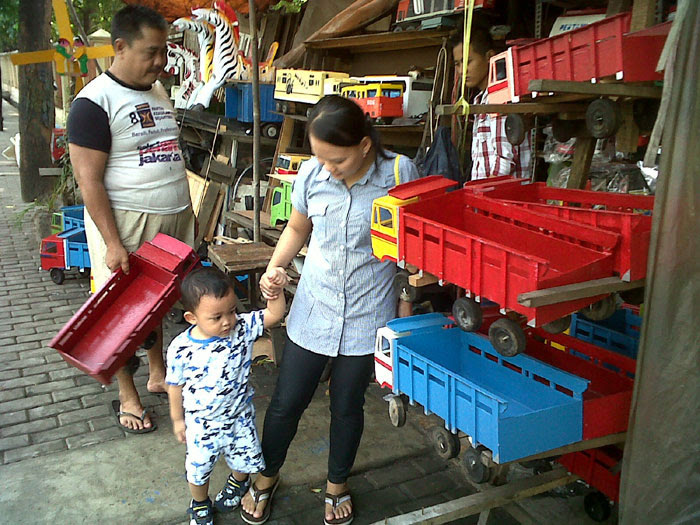 Rusa Kalibata & Mainan Kayu Pasar Minggu - Kids Holiday 