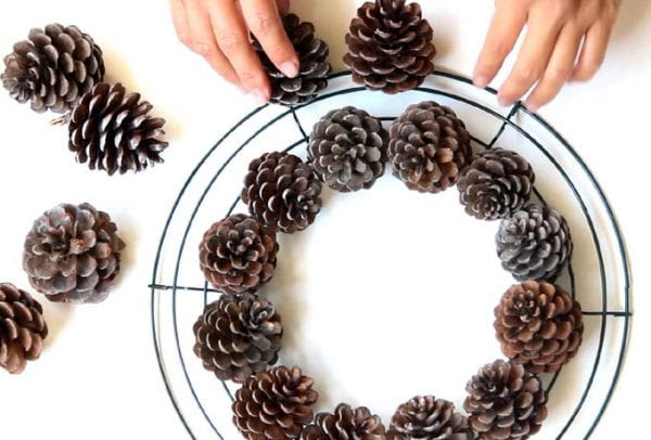 DIY-pinecone-wreath-apieceofrainbowblog (18)