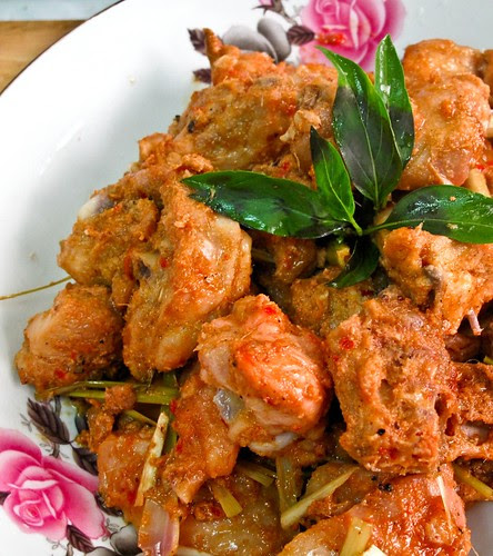 IMG_1624 Vietnamese Lemongrass chicken  for reunion dinner 2012， 越式香茅鸡-团圆饭
