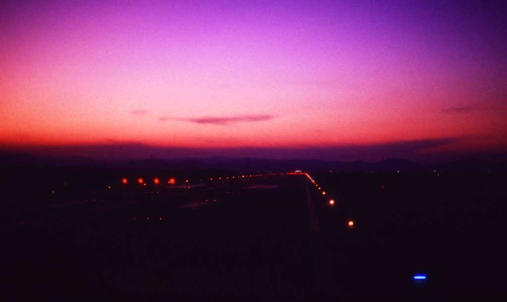 ゆんフリー写真素材集 No 658 空港の夕暮れ 日本 北海道