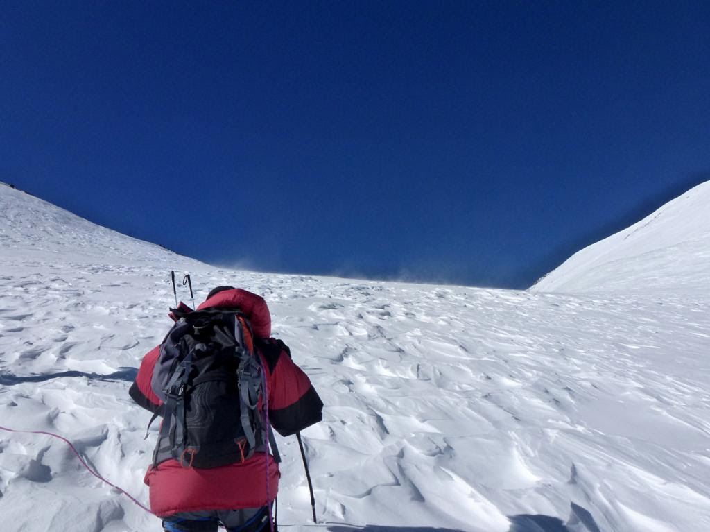 Россия. Стратовулкан Эльбрус (5642 м над уровнем моря). Покорить вершину самой высокой горы России по силам обычному здоровому человеку. Лучшее время для восхождения — с июня по октябрь. Базовая программа восхождения рассчитана на 3 дней. (twiga269 ॐ FEMEN #JeSuisCharlie)