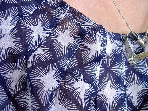 Amanda neckline