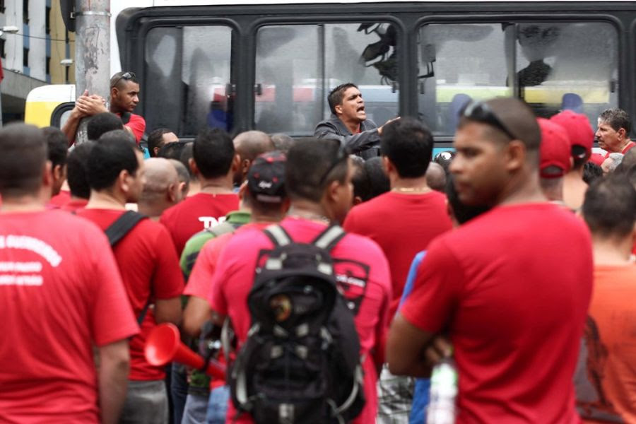 Em junho de 2011, os bombeiros realizaram uma paralisação no Rio de Janeiro / Guto Maia/News Free/AE/Arquivo